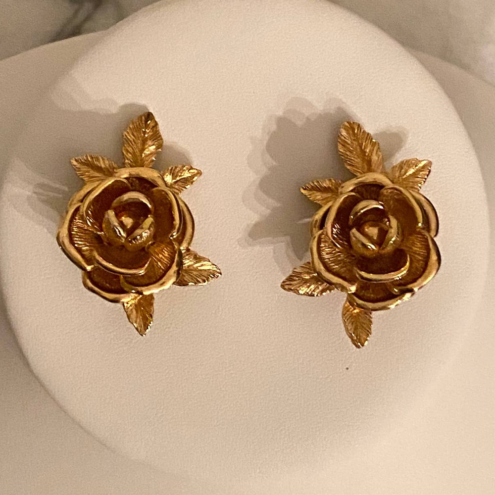 Vintage American Beauty Rose Clip On Earrings Sarah Coventry MCM 60s Sarah Cov - Picture 6 of 6